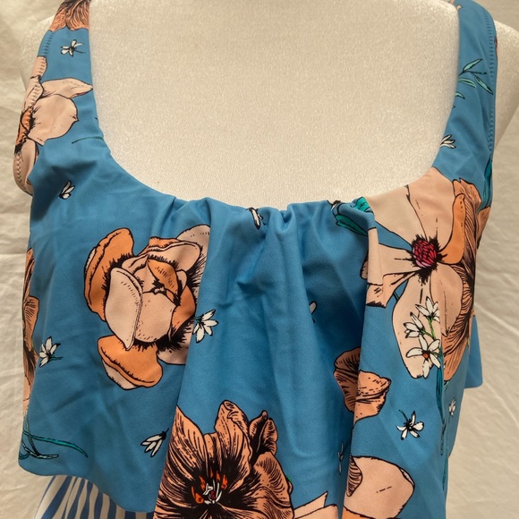 🔥NWT-Blue Floral Ruffle Mid Waisted Two Piece Bathing Suit🔥 - Picture 4 of 8
